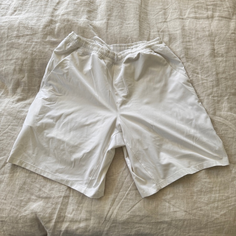 Lululemon Men's lined pacebreaker shorts 9" inseam